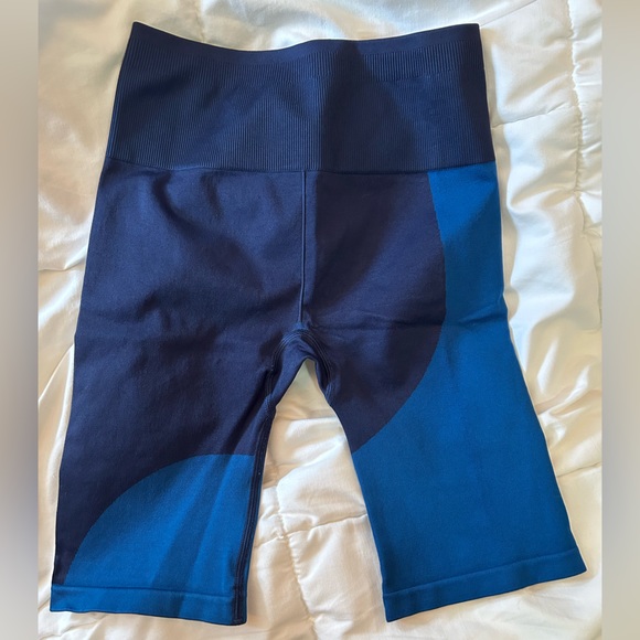 Fabletics Set - Picture 2 of 4